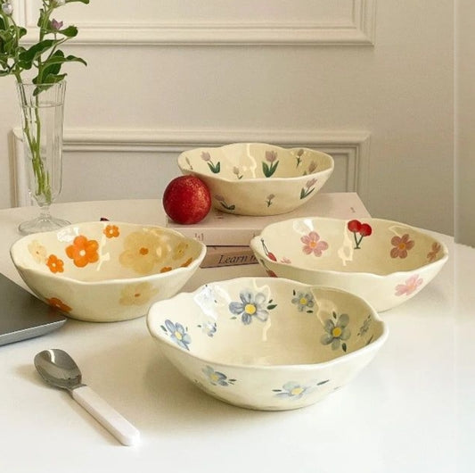 Hand-Painted Ceramic Bowl – Cream Porcelain with Floral Design (17.5 x 5cm)